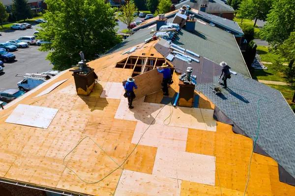 How Roof Replacement Contractors in Houston Ensure Quality Work