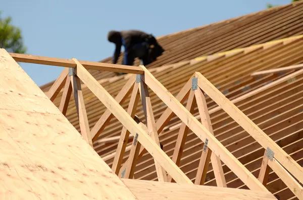 Finding the Right Roofing Contractor in Longview for Your Home