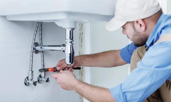 Expert Plumbing Service for Leak Detection and Fixes