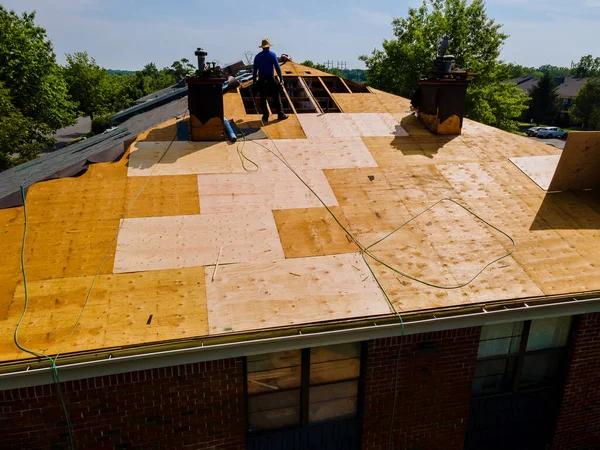 How to Find a Reliable Roof Replacement Contractor Near You