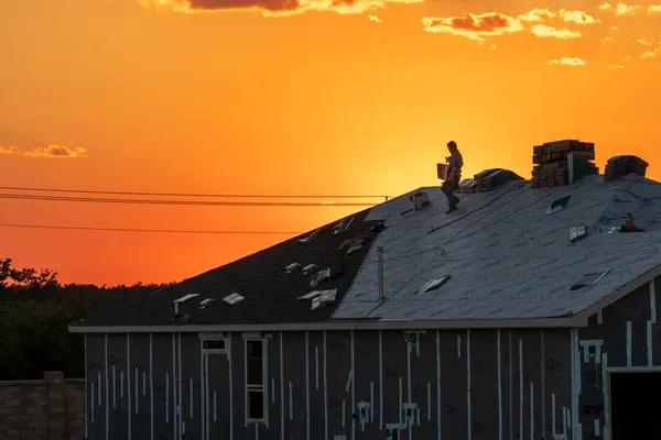 Emergency Roof Repairs: How a Hudson Roofing Contractor Can Help