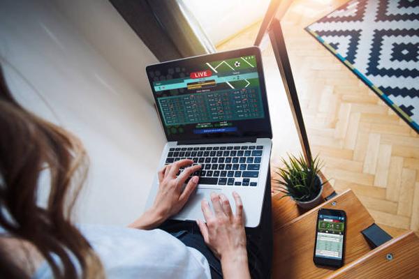 What Players Consider When Comparing Singapore online casino Options