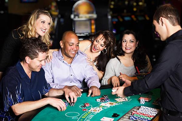 Exploring Live Gaming Options at a Singapore online casino